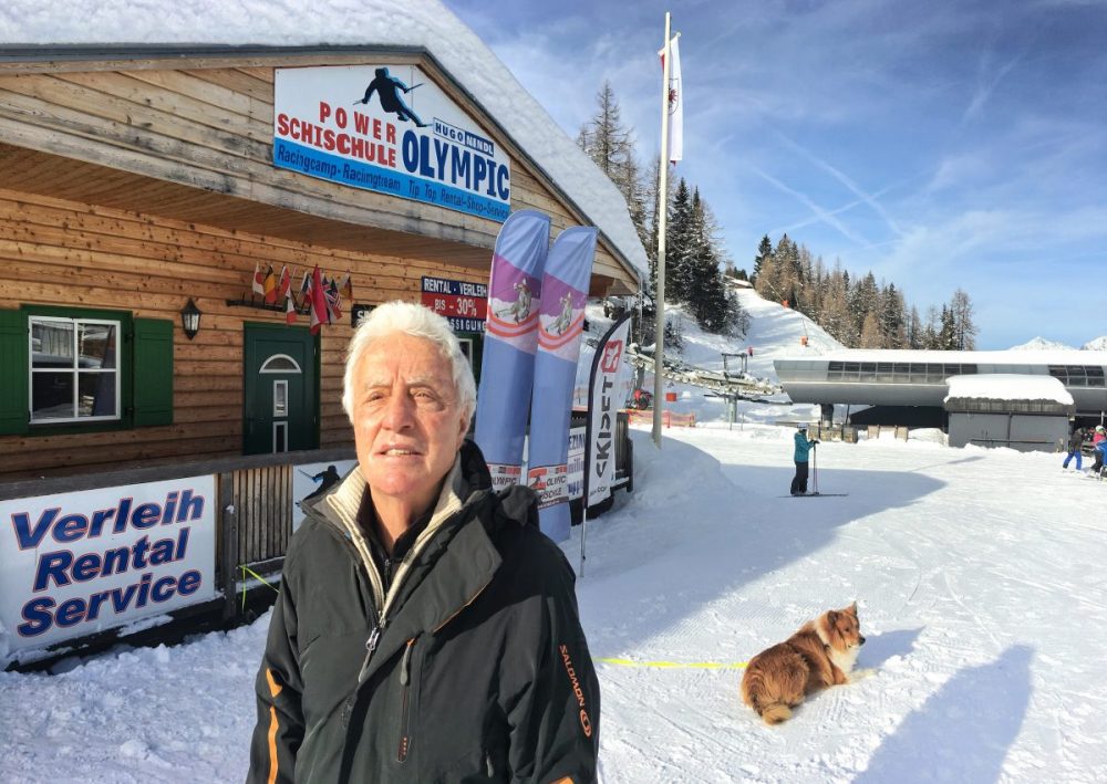 Hugo Nindl vor seiner Skischule in der Axamer Lizum.