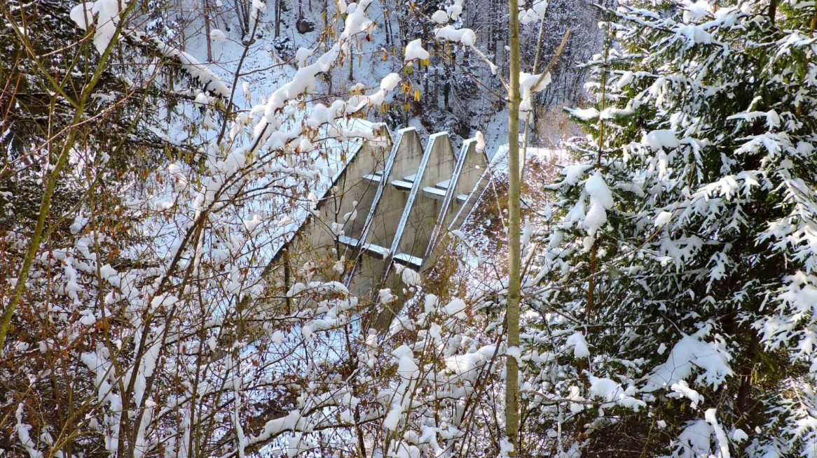 Avalanche Barriers  Mitigation Structures in Avalanche Paths