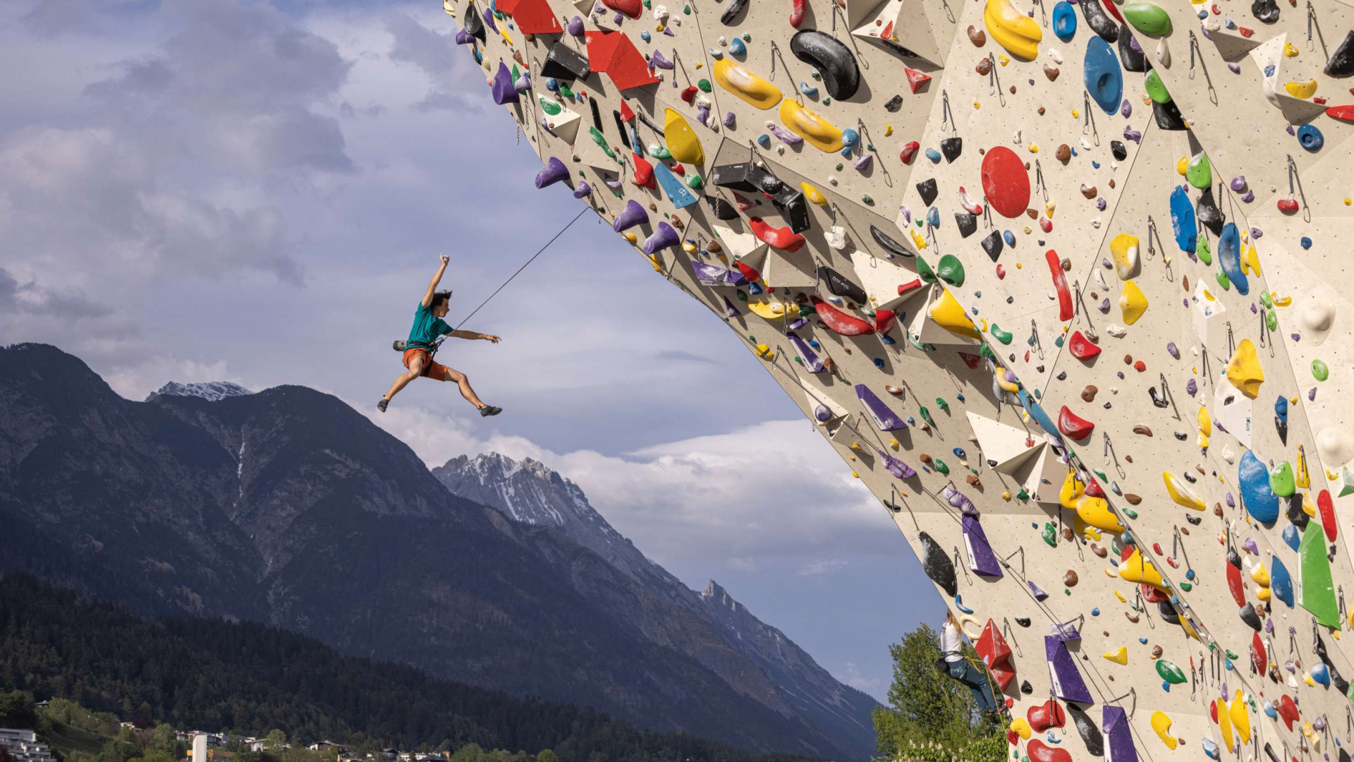 Mountain Sports Finds City - In The Climbing Center Innsbruc - #myinnsbruck