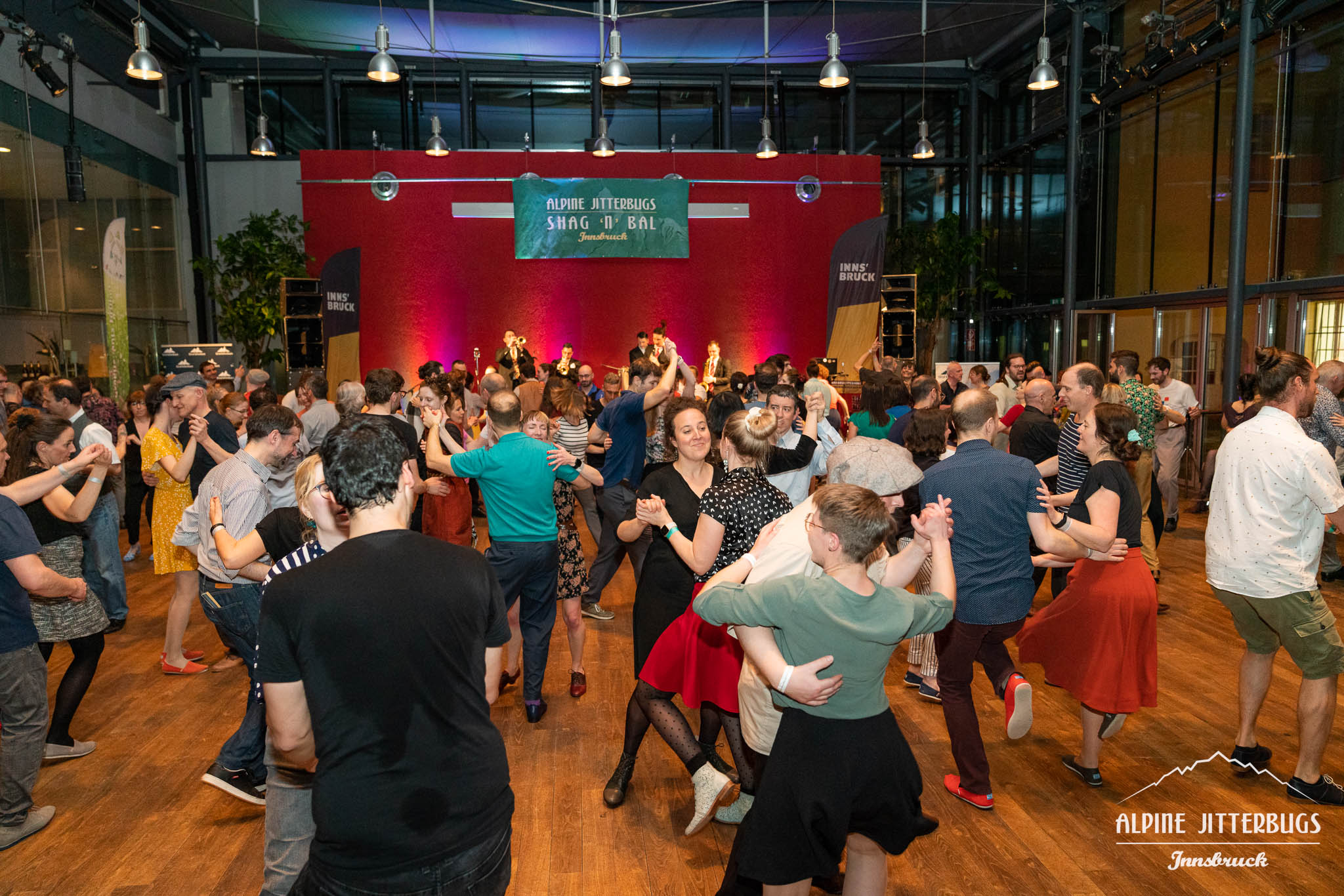 Libertad en la pista de baile: Alpine Jitterbugs - #myinnsbruck