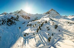 Diversión invernal en Kühtai: la pista de trineo más alta del Tirol